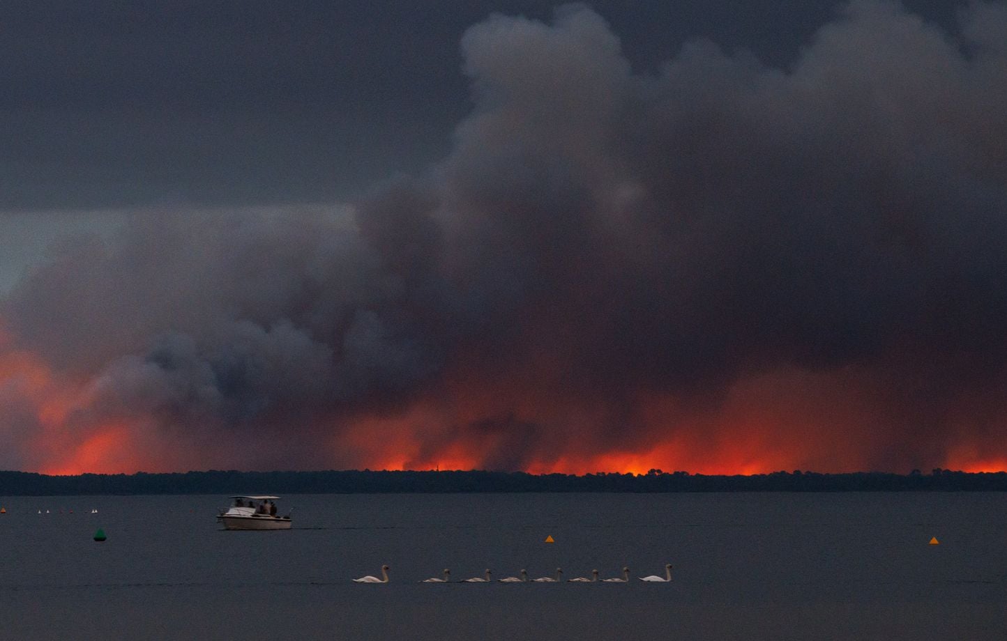 167.000 personas evacuadas en Gironda, la evacuación de Burdeos “no está en la agenda”… 167.000 personas evacuadas en Gironda, la evacuación de Burdeos “no está en la agenda”…